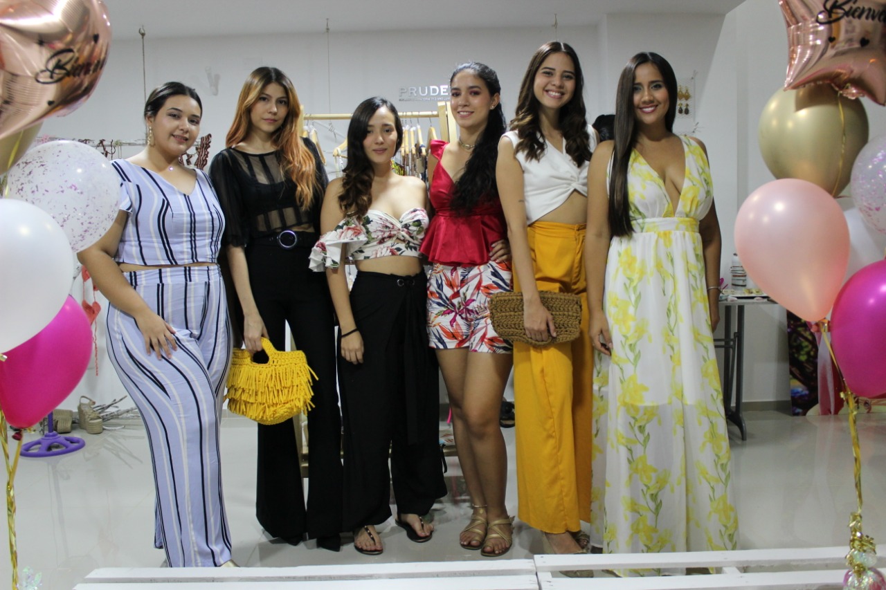 María Camila Manchola, Valentina Falla, Paula Franco, Paula Cuenca, Carla Rodríguez y María Fernanda Solano.